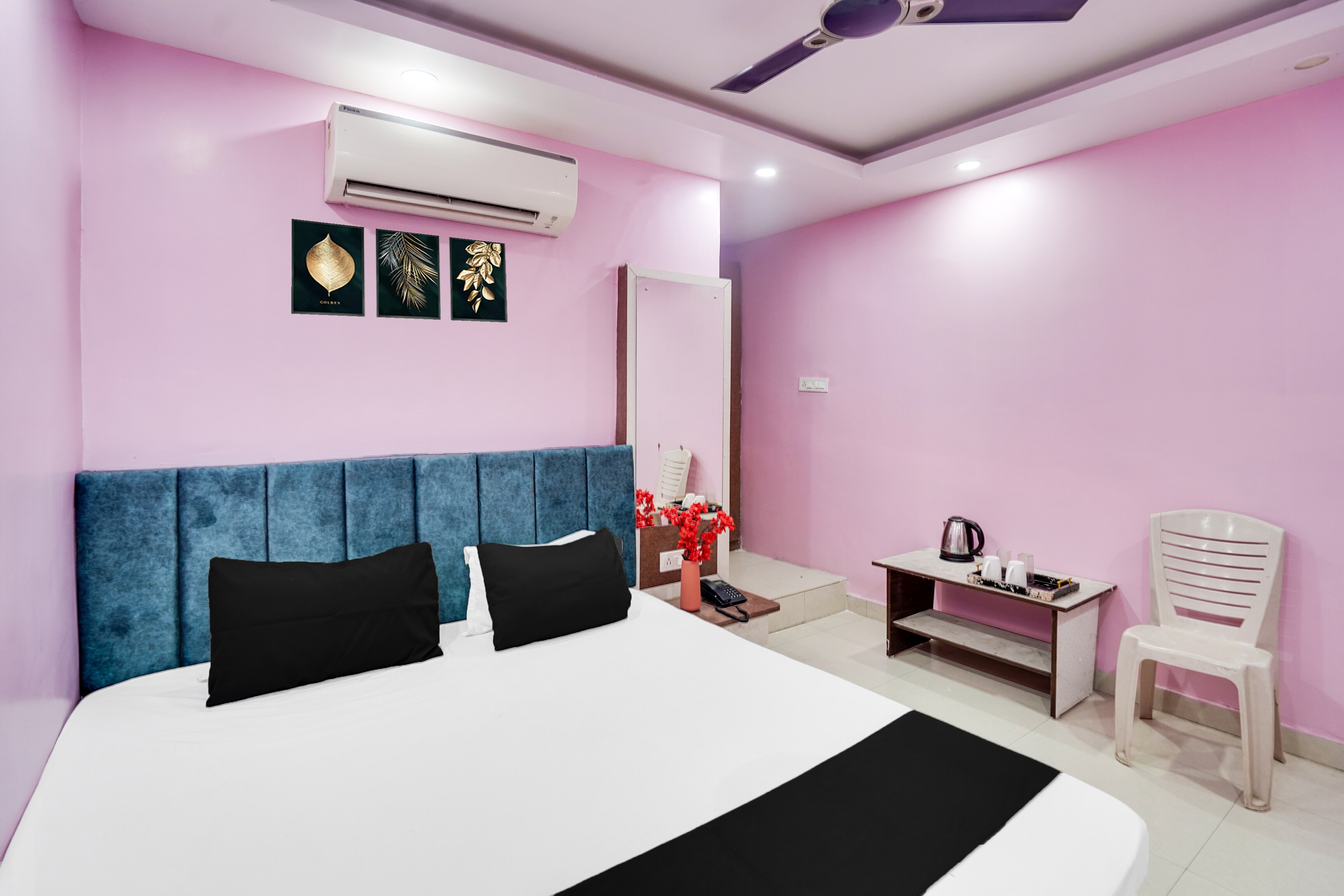 Super Townhouse Butler Road Near Maripur Chowk,,3 star