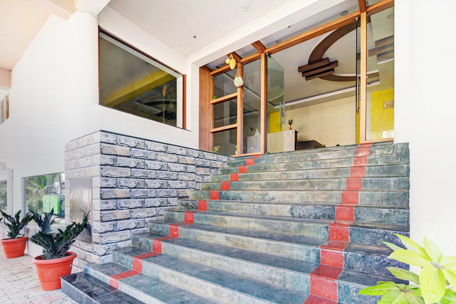 Sagayi International Resort,,3 star