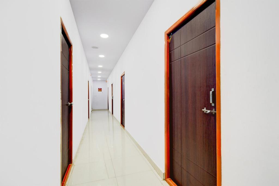 Super Hotel O Moula Ali Neredmet,Rajiv Gandhi International Airport,3 star