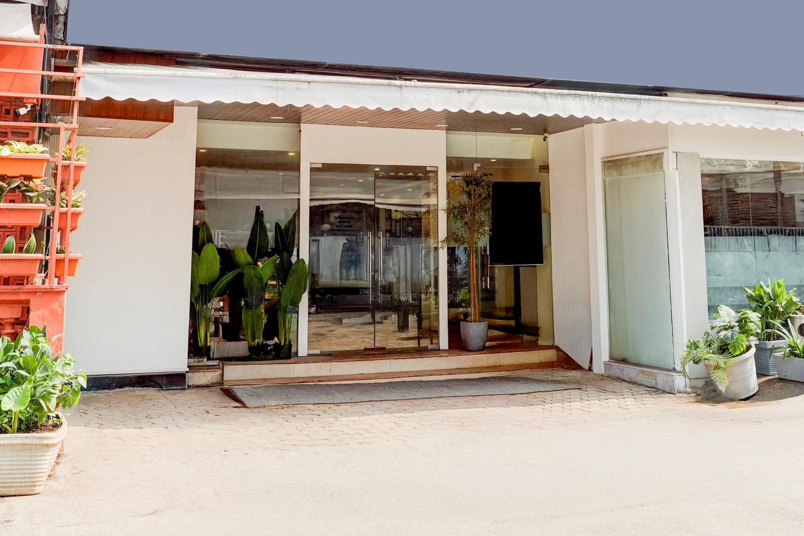 townhouse khar the habitat