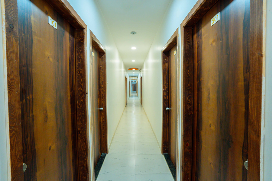 itsy hotels aaditya inn tathawade