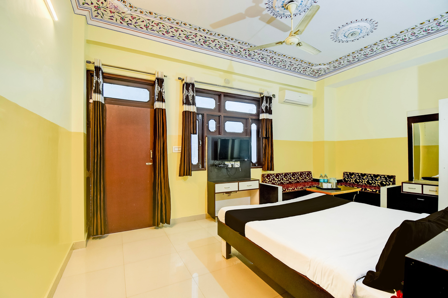 hotel o ramgarh mod near hawa mahal
