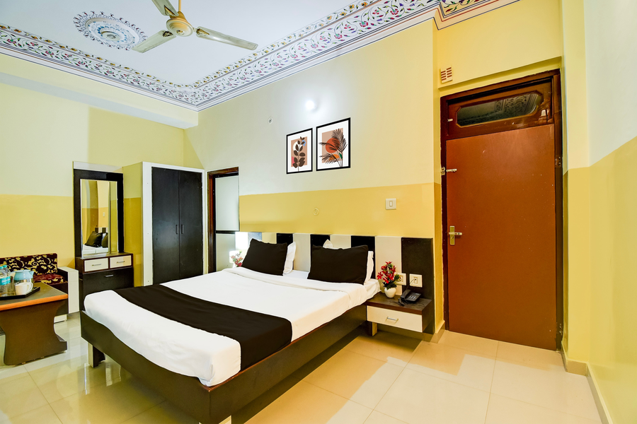 hotel o ramgarh mod near hawa mahal