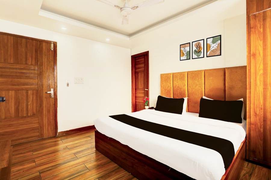 Super Collection O Amritsar Near Bus Stand,GT Road,3 star