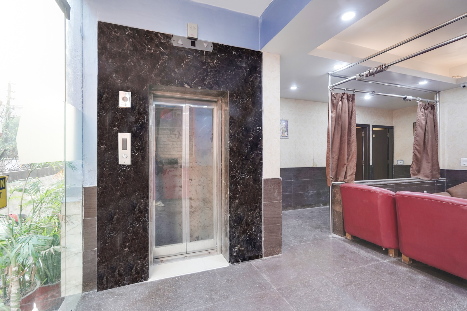 Super Townhouse Maithli Marg Sector 55 Formerly Red Roof,,4 star