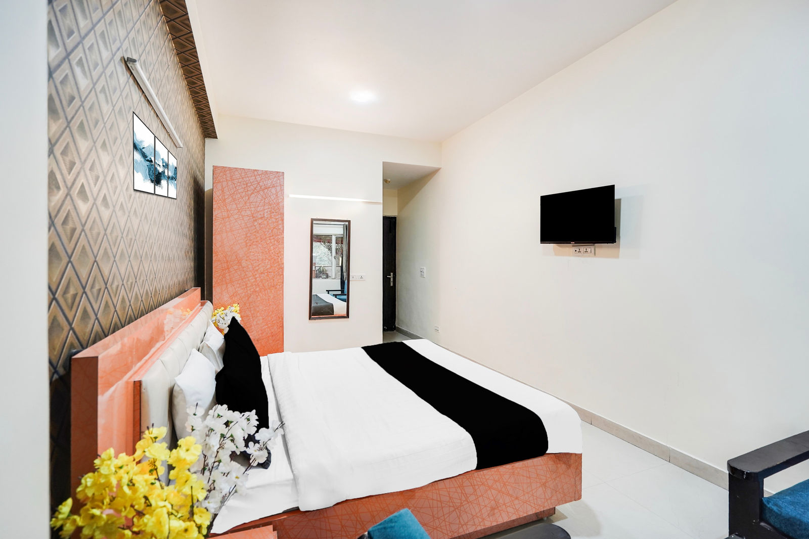 super townhouse maithli marg sector 55 formerly red roof