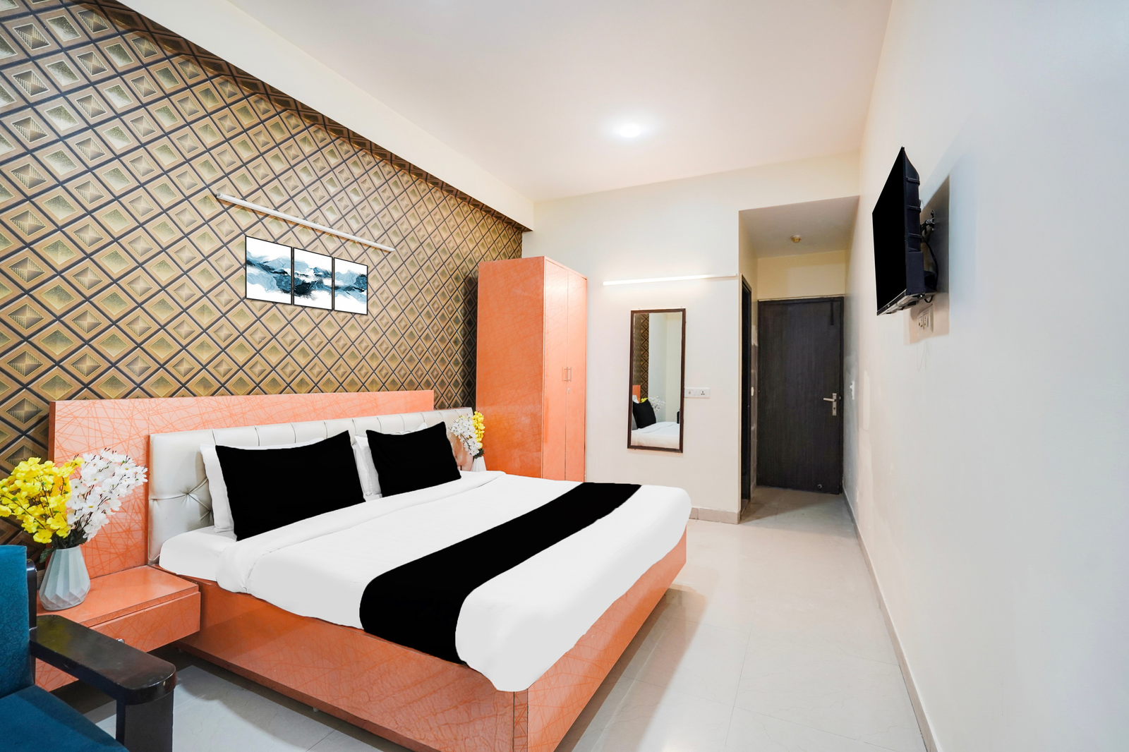 super townhouse maithli marg sector 55 formerly red roof