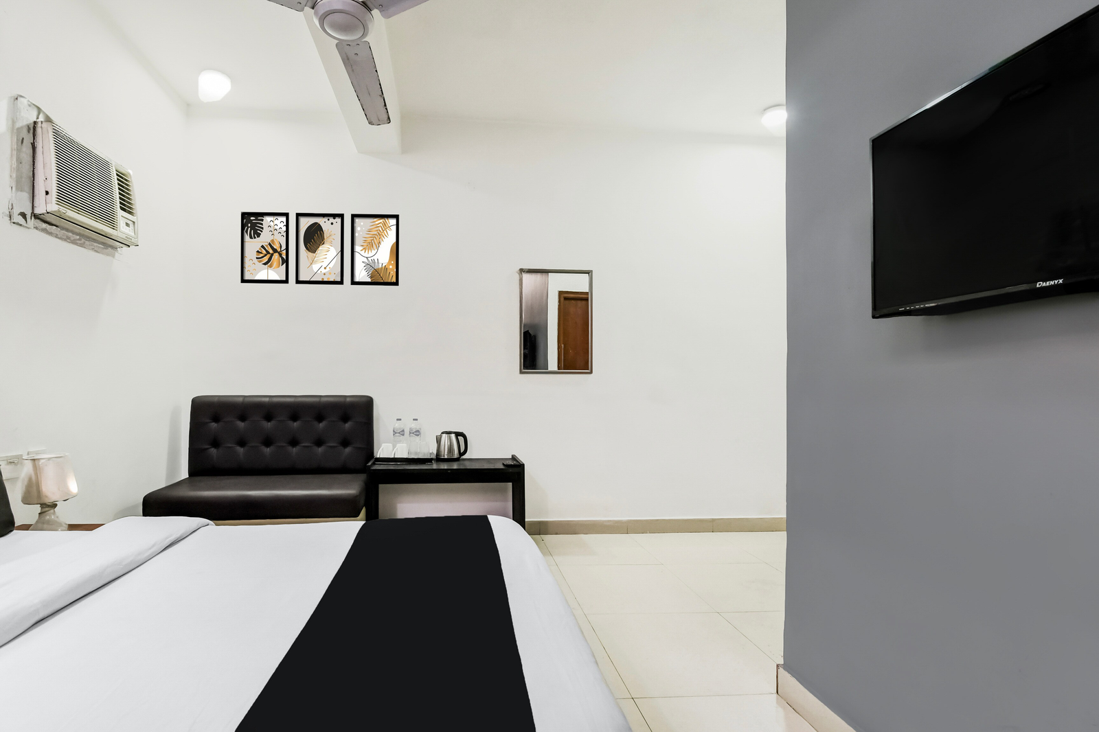 super hotel o uttar panchanna