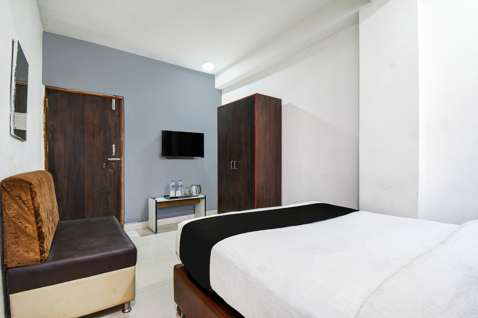 super hotel o uttar panchanna