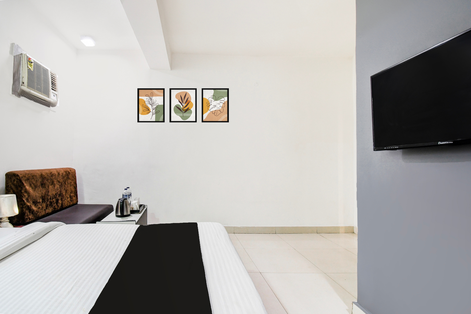 super hotel o uttar panchanna