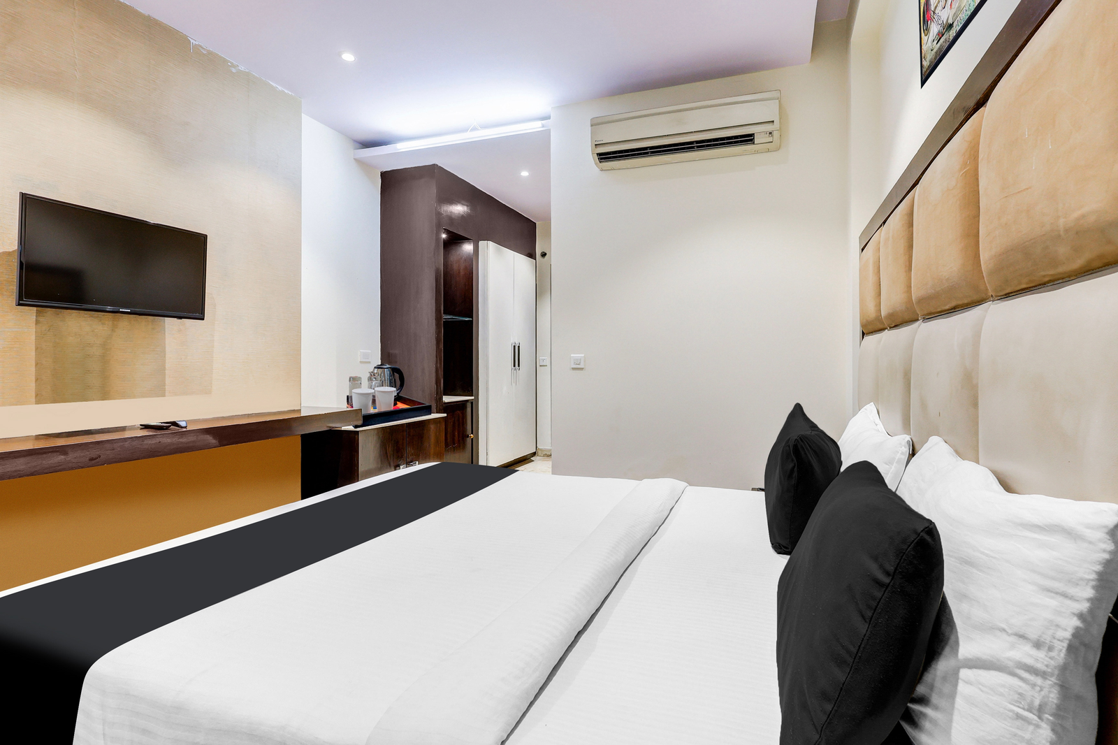 super townhouse oak sector 25 gurgaon