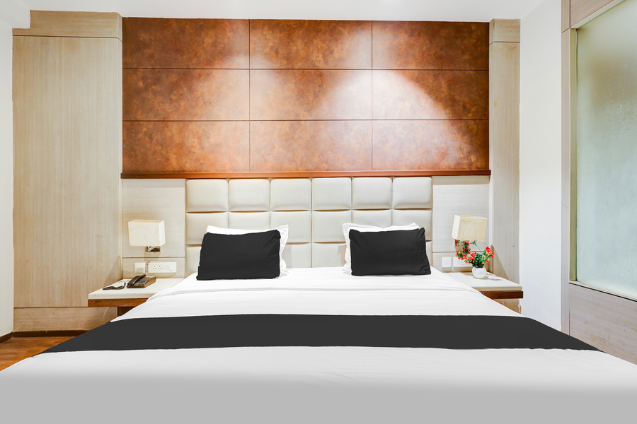 townhouse chhatarpur near metro park