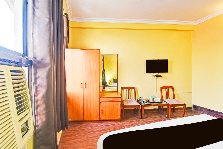 hotel o hathroi market near dhuleshwar garden