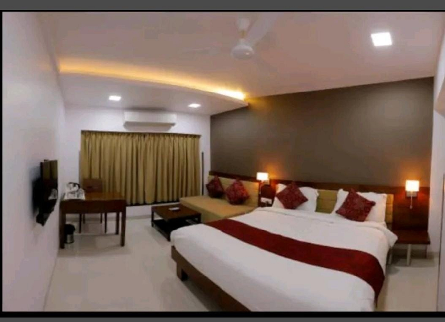 hotel raviraj