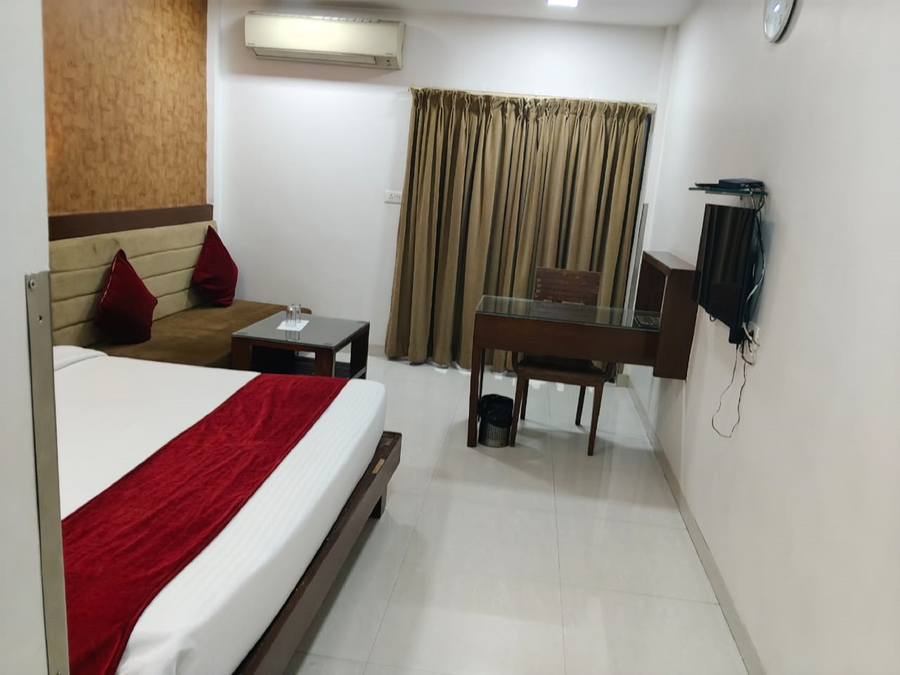 hotel raviraj
