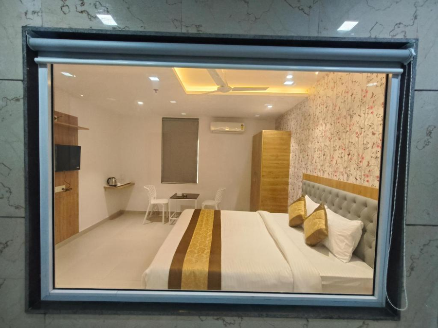hotel morya residency parel
