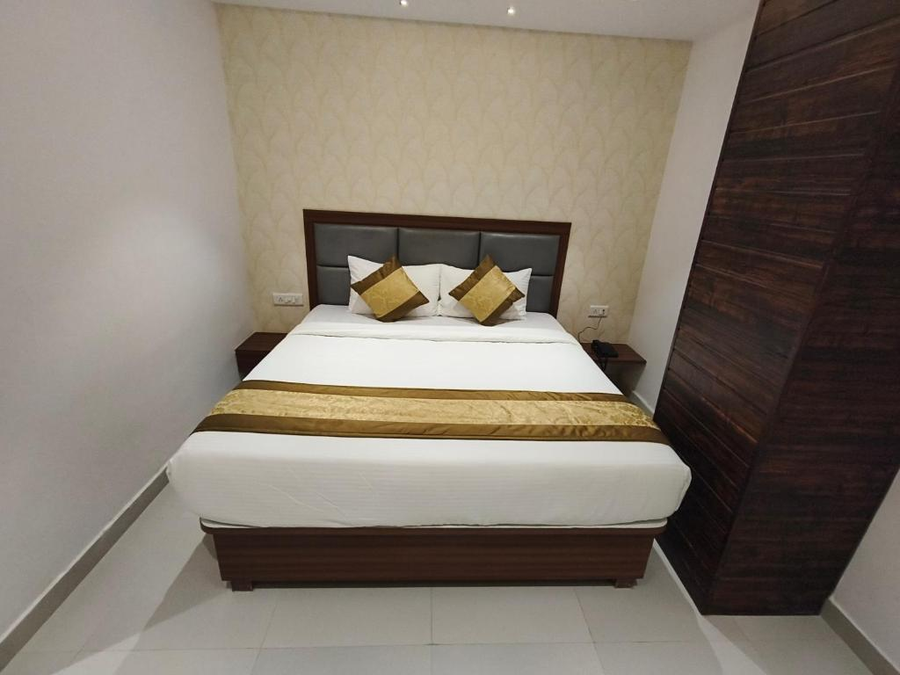 hotel morya residency parel
