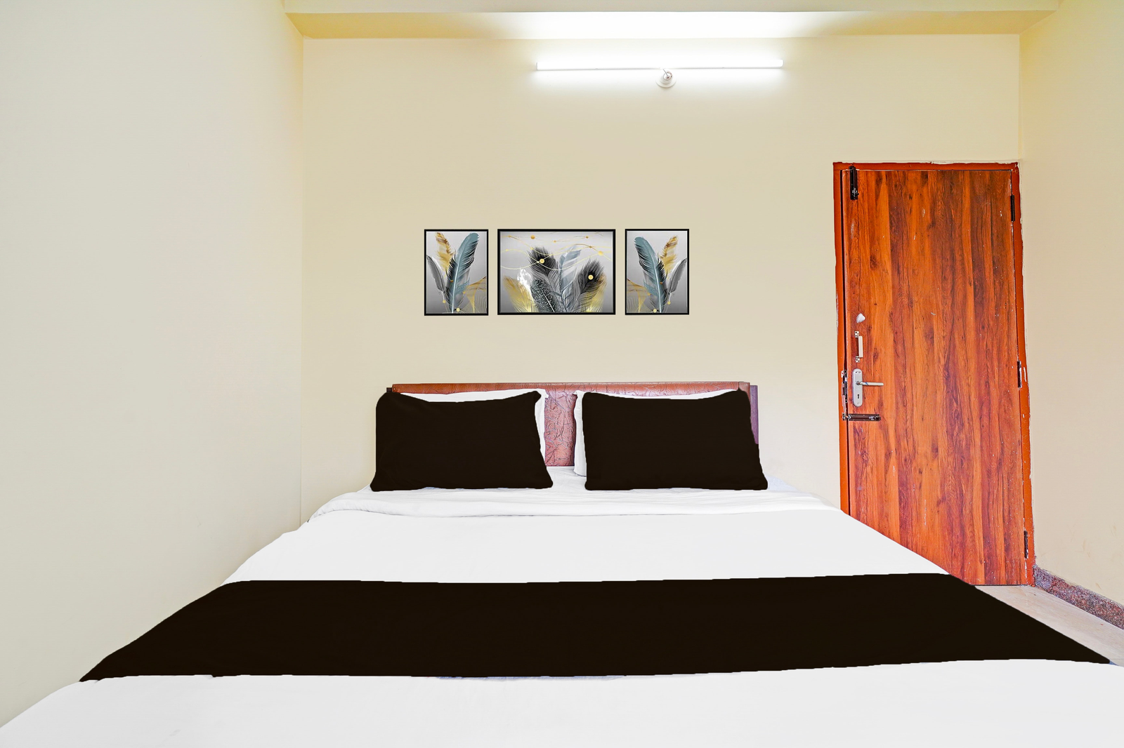 super hotel o srigandhakavalu formerly chamundeshwari lodging