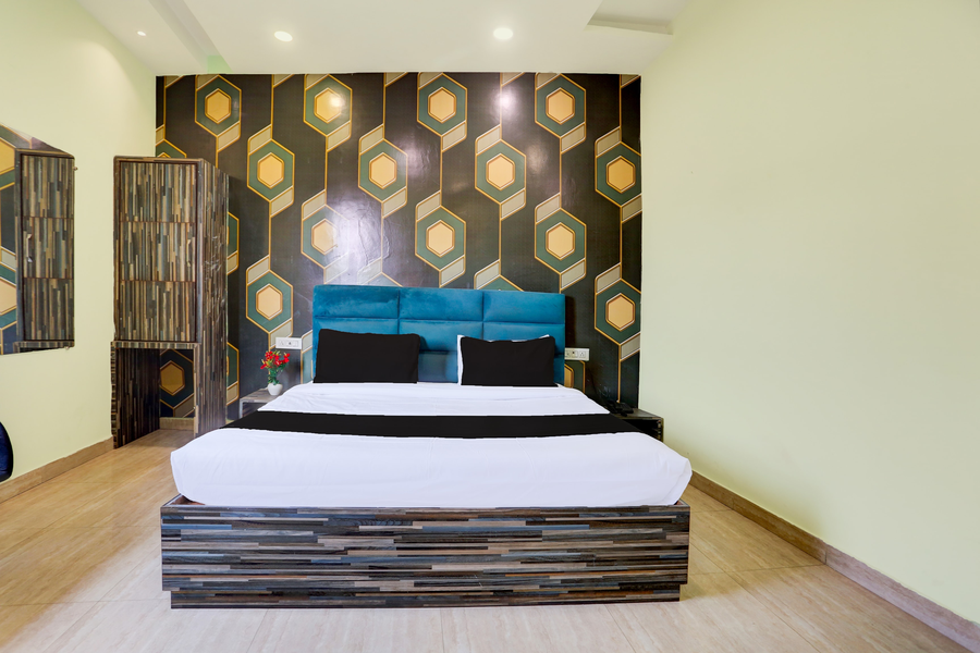 townhouse ajit nagar near golden temple