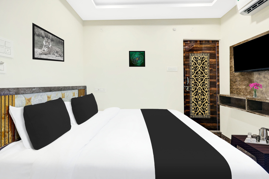 super hotel o vizianagaram near railway station