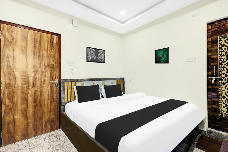 super hotel o vizianagaram near railway station