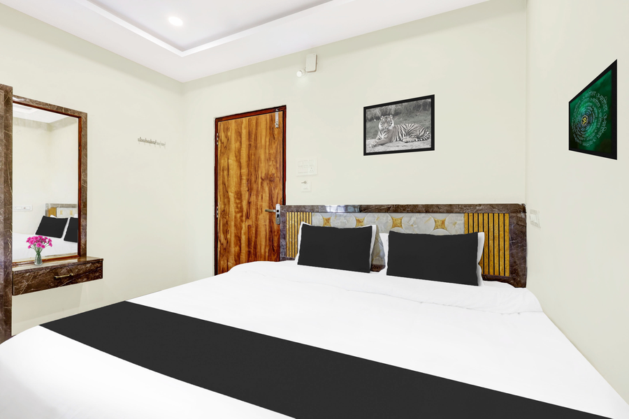 super hotel o vizianagaram near railway station