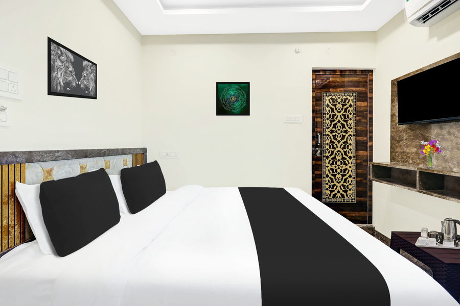 super hotel o vizianagaram near railway station