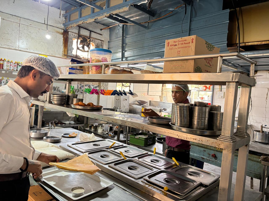 Hotel Mathura Inn,Near Sai Baba Temple,3 star