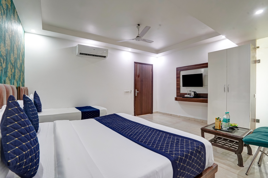 hotel king plaza near igi airport by rmaap group