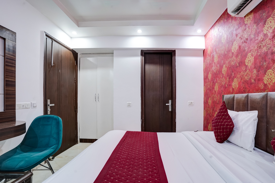 hotel king plaza near igi airport by rmaap group