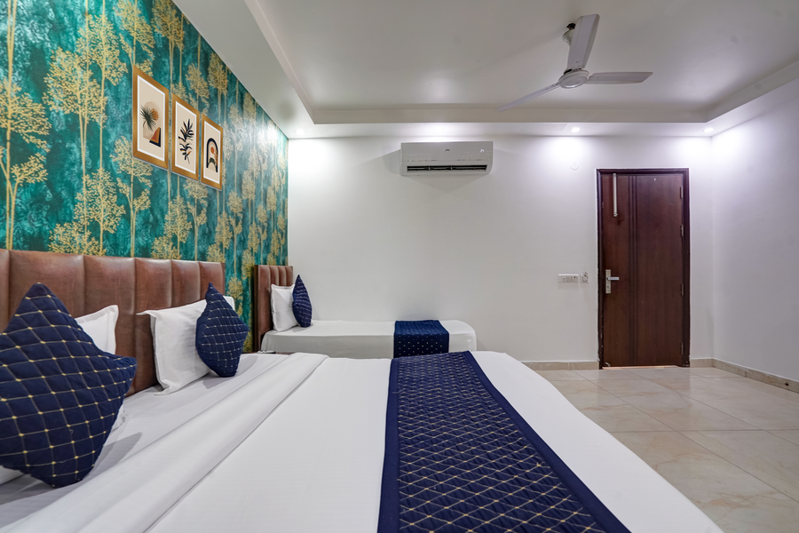 hotel king plaza near igi airport by rmaap group