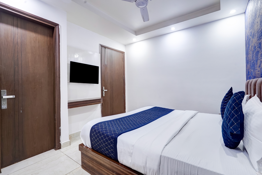 hotel king plaza near igi airport by rmaap group