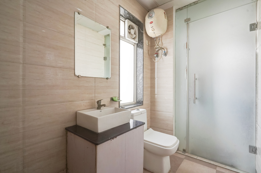 hotel king plaza near igi airport by rmaap group