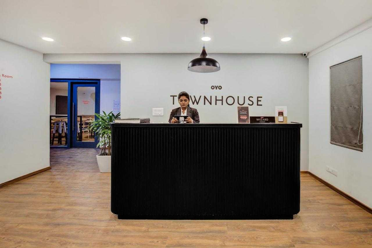 Townhouse Karkarduma,East Of Kailash,4 star
