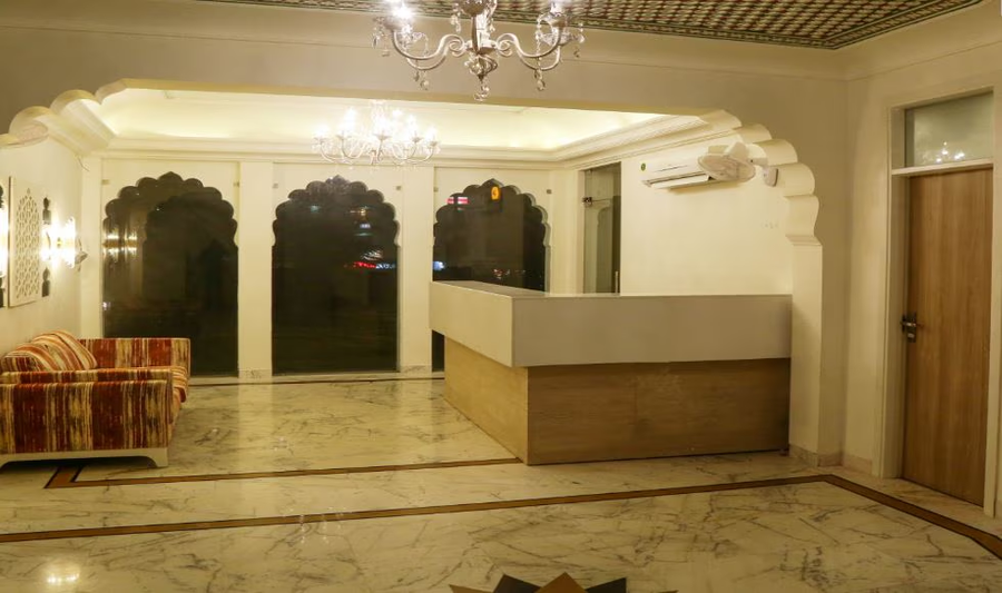 Hotel Ratangarh Palace,Hathroi, Jaipur,3 star