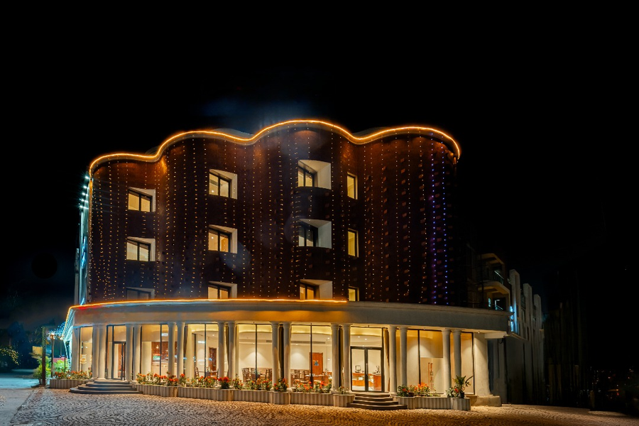 hotel benchmark premier