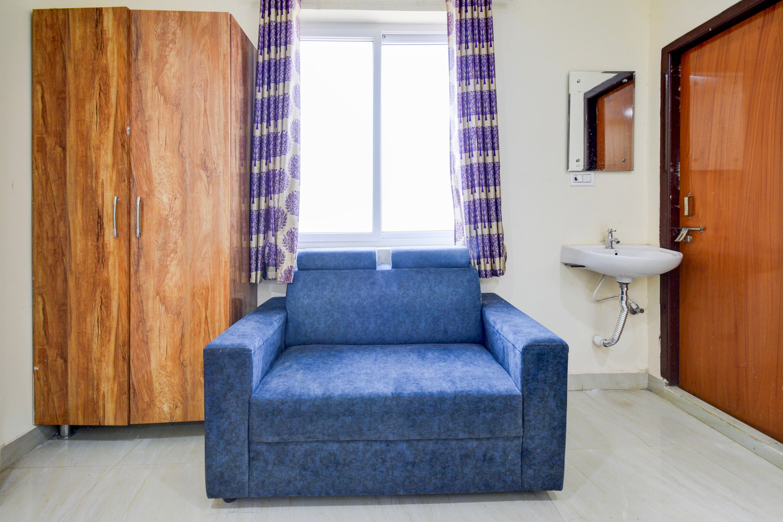 super hotel o bolligudem