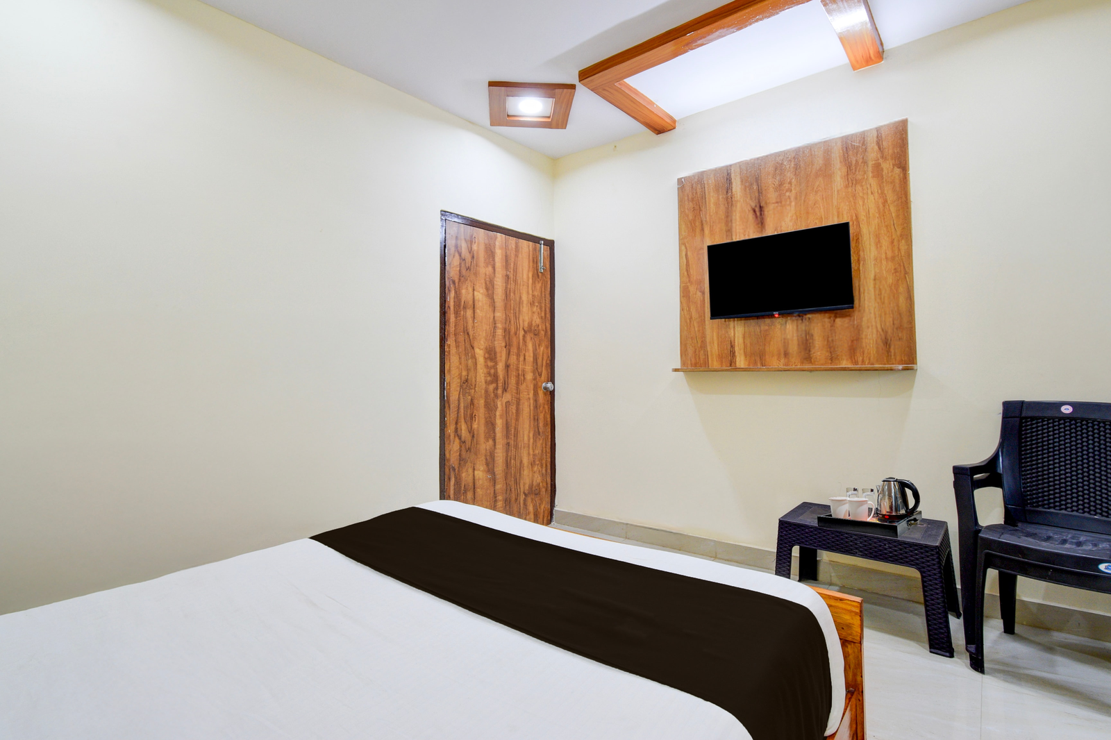 super hotel o bolligudem