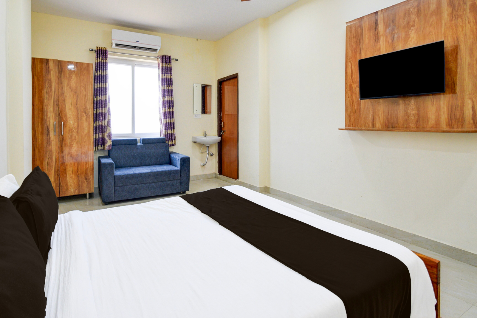 super hotel o bolligudem