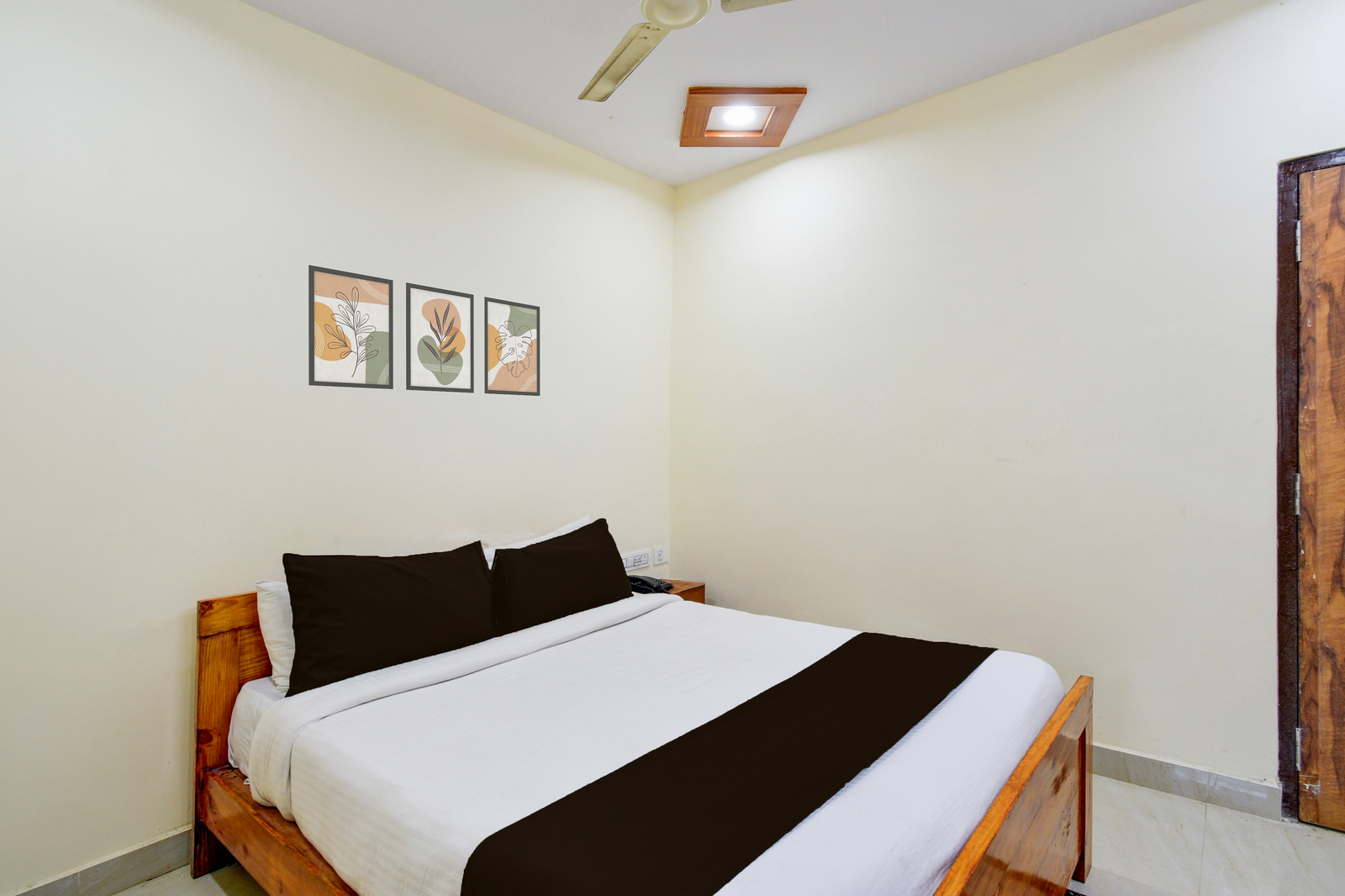 super hotel o bolligudem