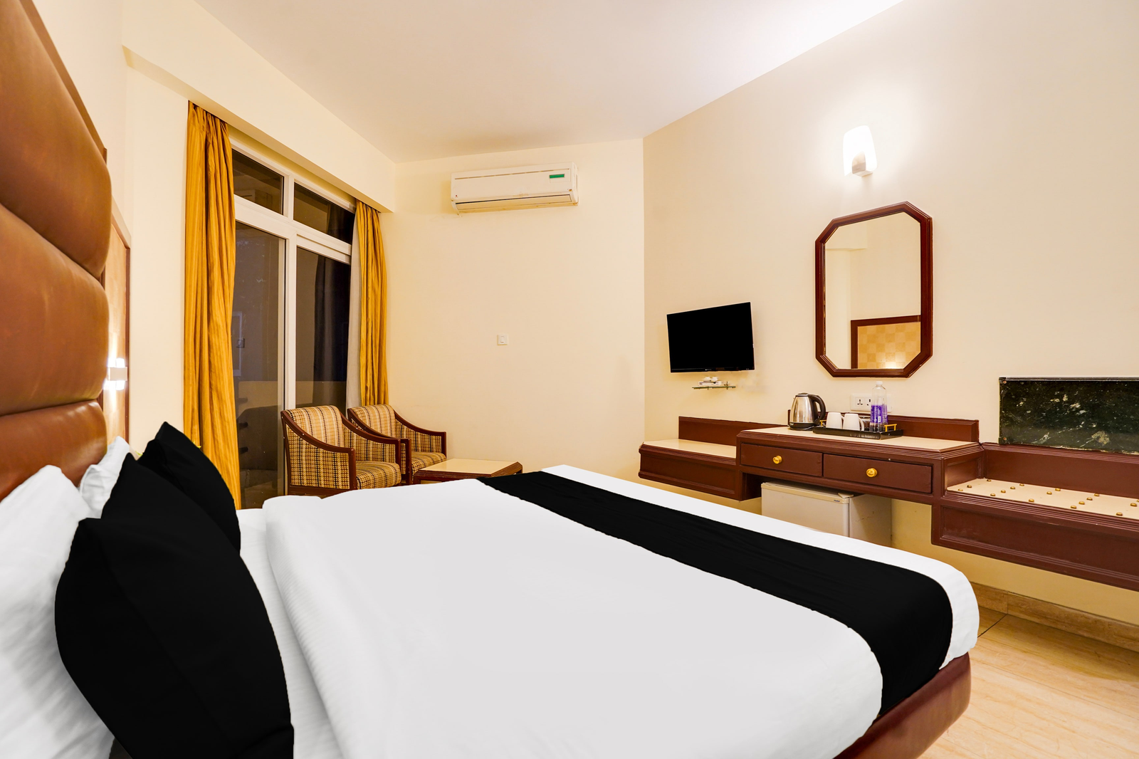 super townhouse oak silver city chowk formerly hw residency