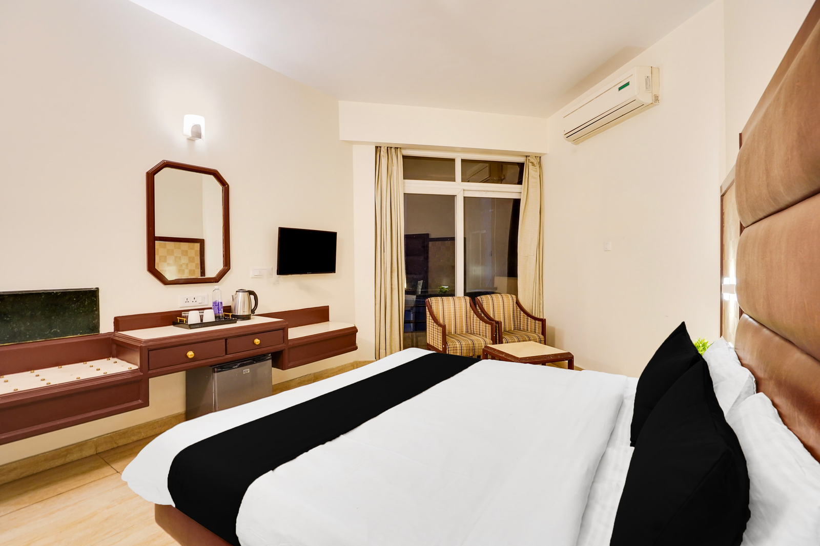 super townhouse oak silver city chowk formerly hw residency