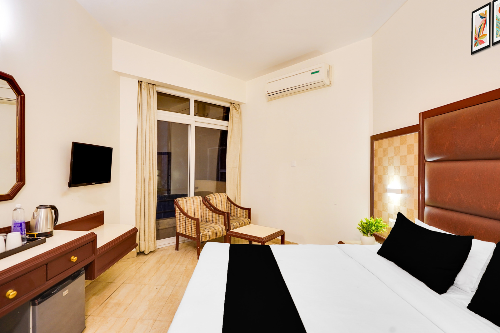 super townhouse oak silver city chowk formerly hw residency