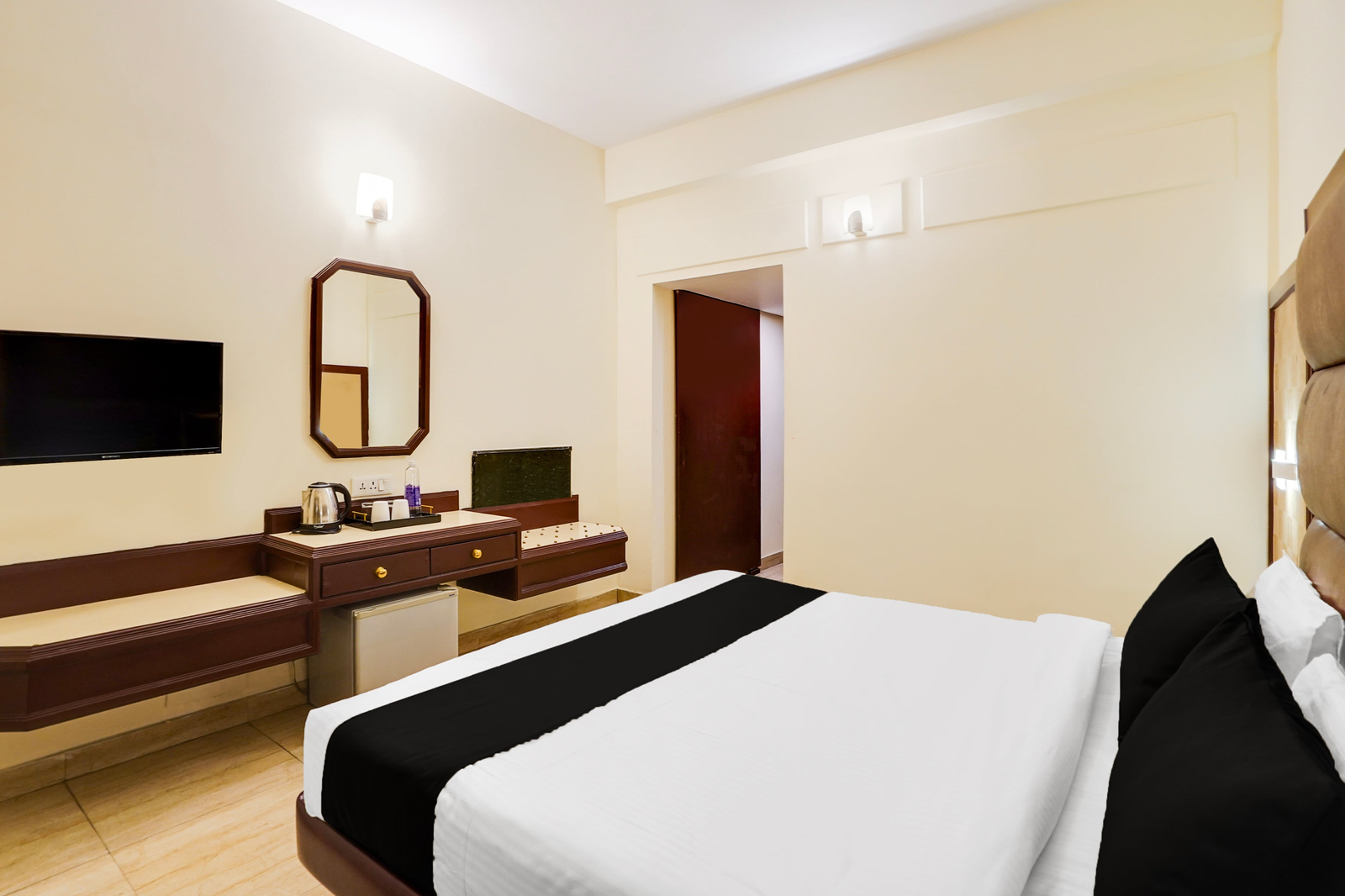 super townhouse oak silver city chowk formerly hw residency