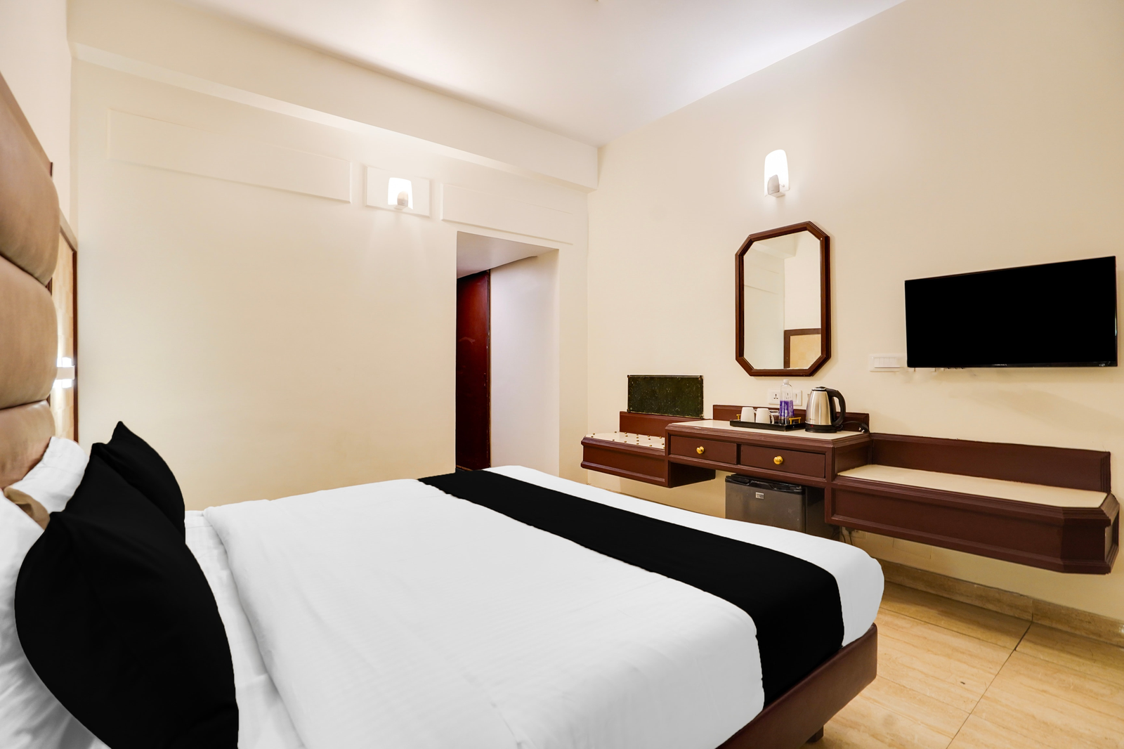 super townhouse oak silver city chowk formerly hw residency