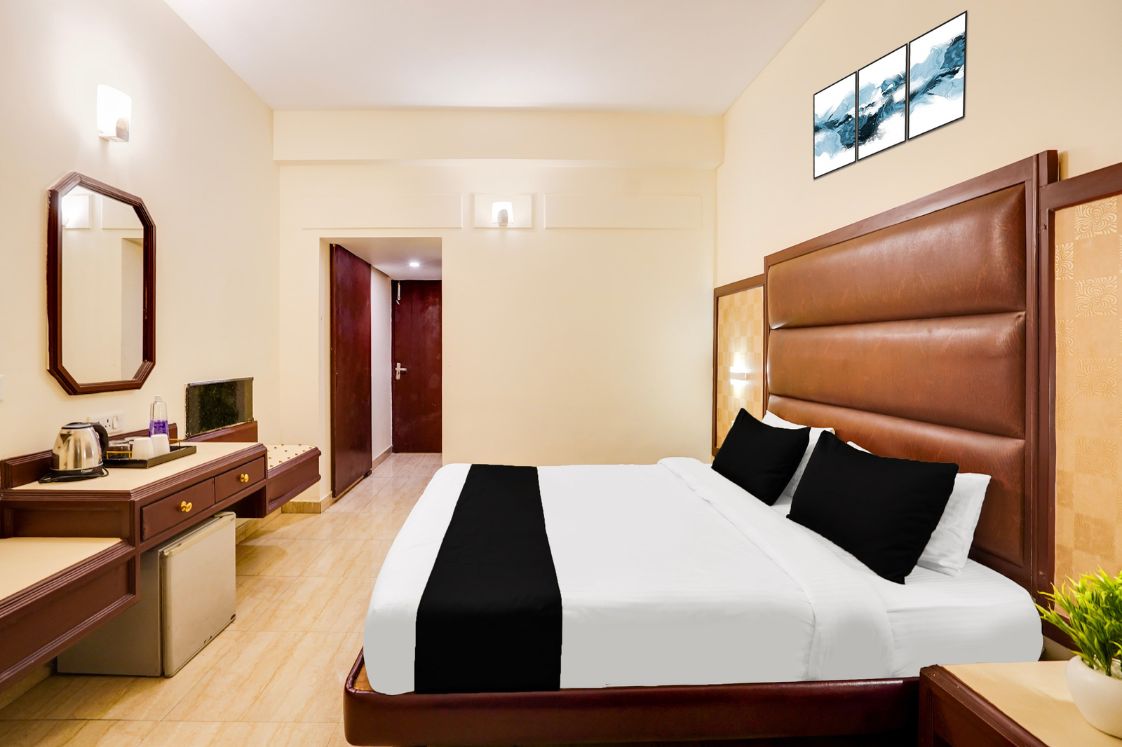 super townhouse oak silver city chowk formerly hw residency