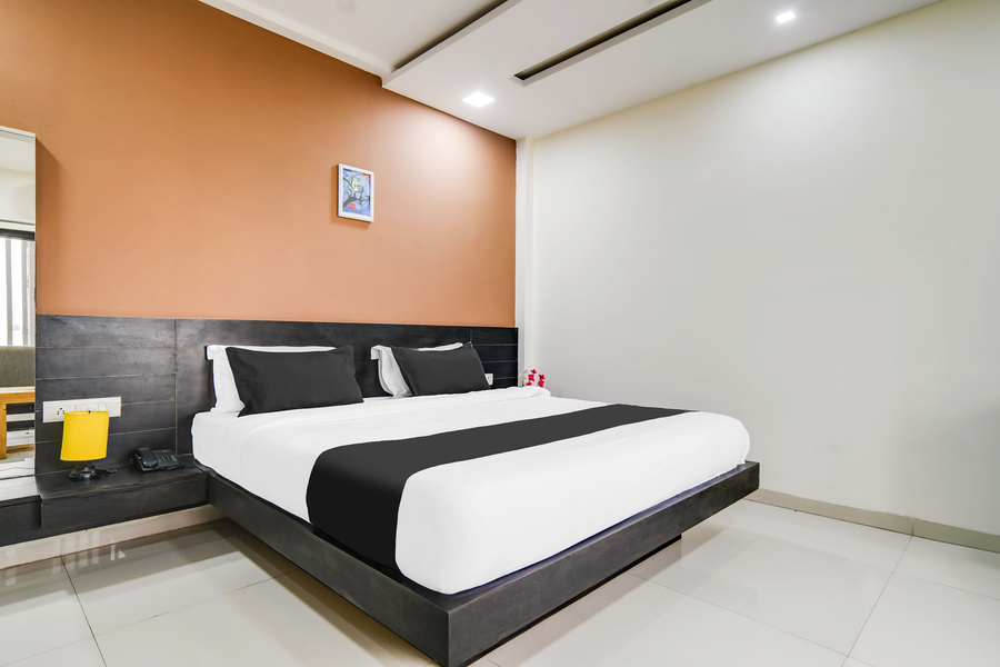 collection o indore near omax city 1