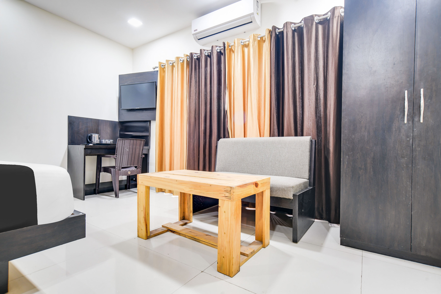 collection o indore near omax city 1