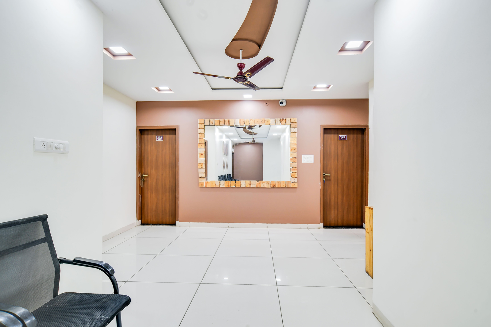 Collection O Indore Near Omax City 1,,3 star