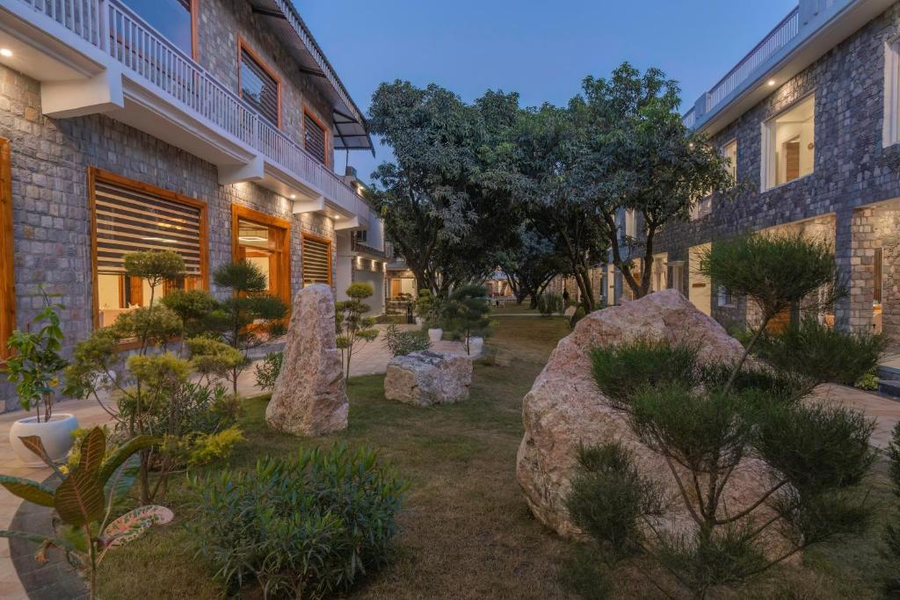 river heritage resort